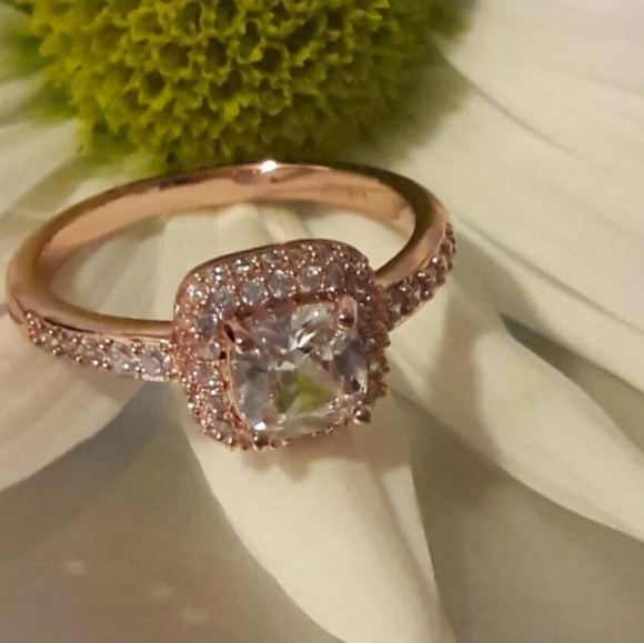 18kgp Rose Gold Engagement Ring - Picture 3 of 4